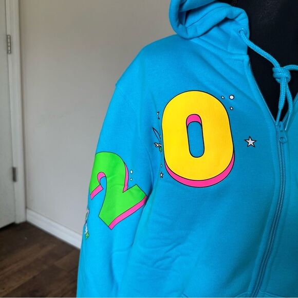 Disney Parks Women’s 2024 Zip Up Hopdie - Picture 3 of 10